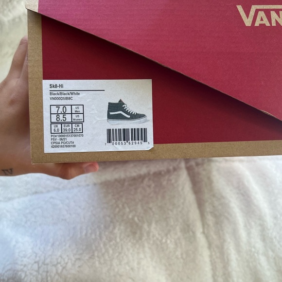 Vans Black and White Sneakers - Picture 15 of 15